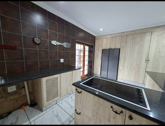 4 BEDROOM HOUSE FOR SALE IN HENLEY ON KLIP